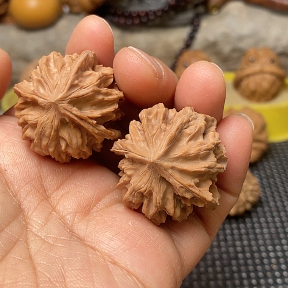 【闪购商品】把件文玩核桃三棱全家福33