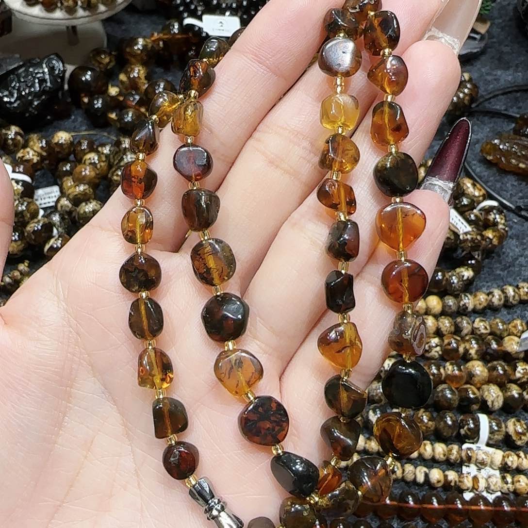 琥珀颈饰未镶嵌抚顺琥珀