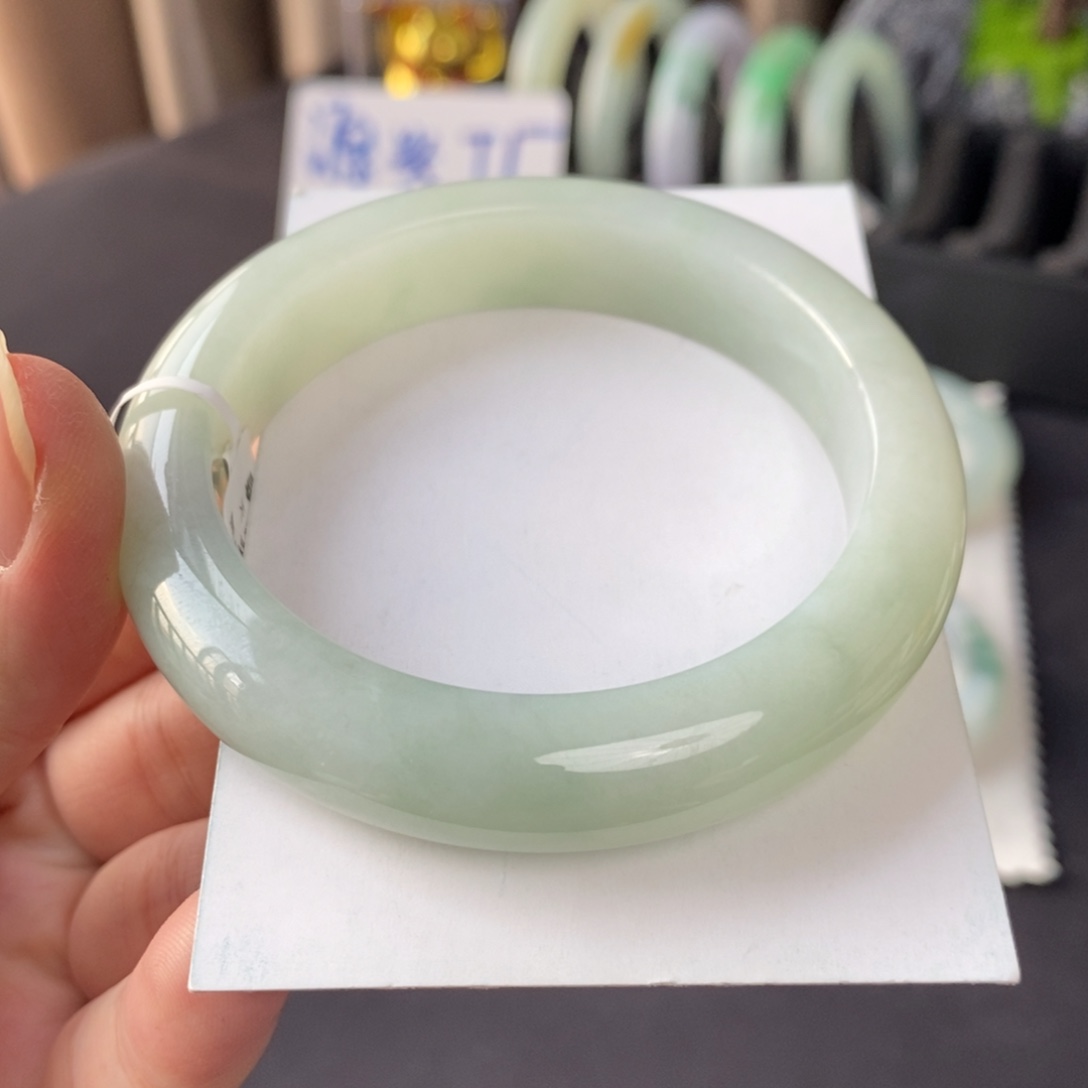 翡翠未镶嵌手镯甜绿54