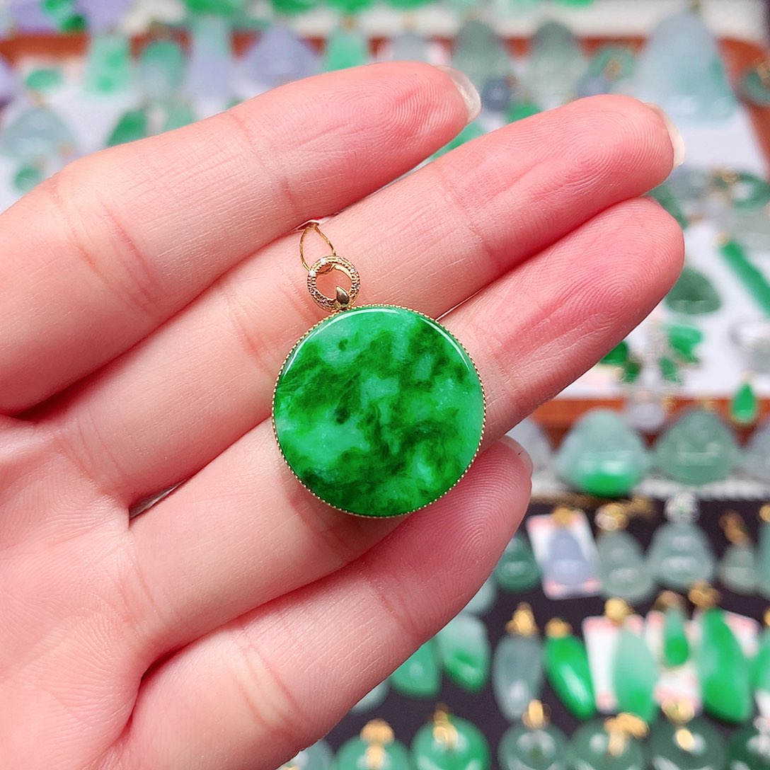 翡翠颈饰18K金镶嵌天然翡翠A货