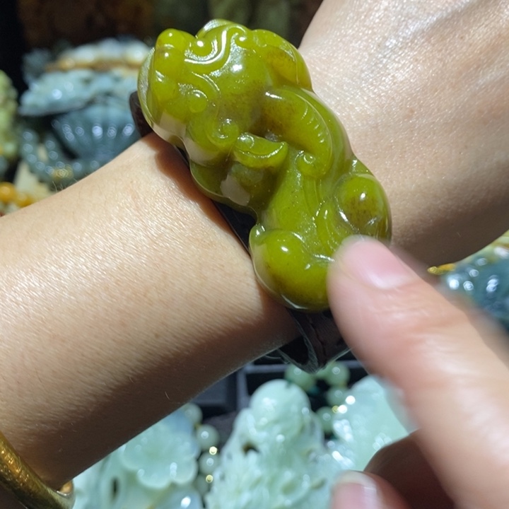 岫玉岫玉吊坠未镶嵌