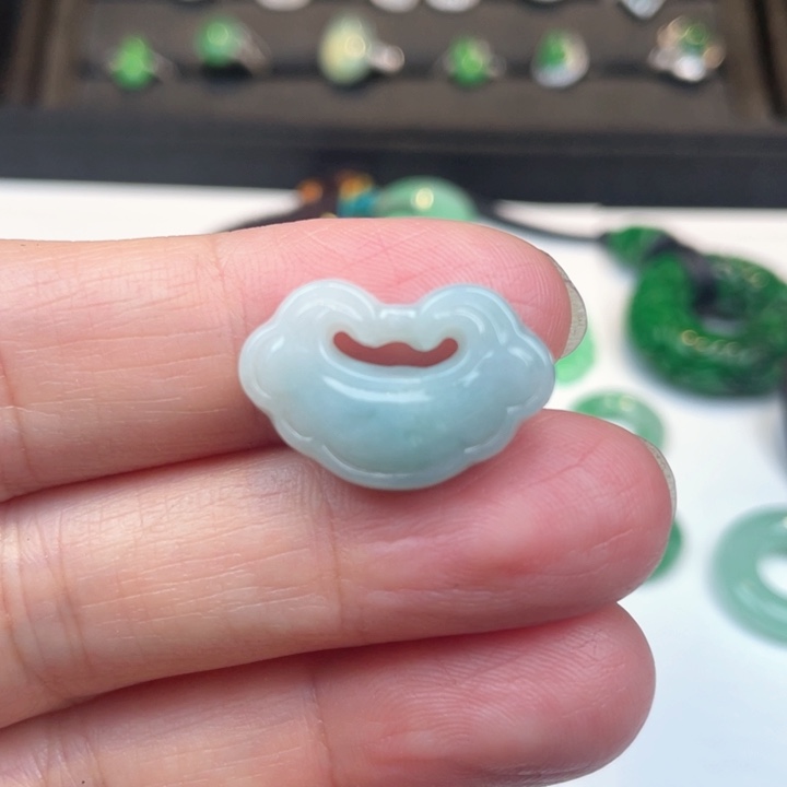 翡翠吊坠(不含链)未镶嵌宝宝如意锁