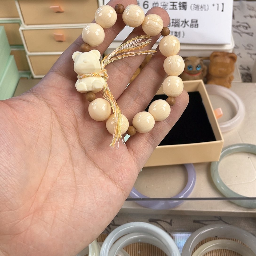针钠钙石手饰合金
