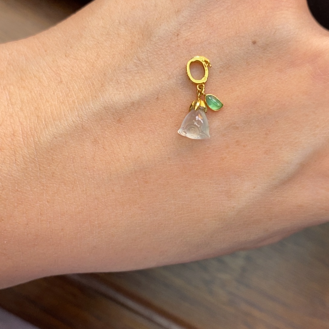 冰***烦翡翠18K金镶嵌颈饰翡翠