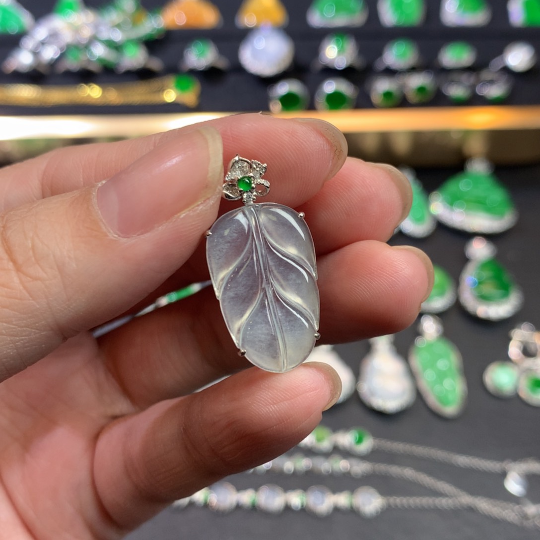 翡翠吊坠(不含链)18K金镶嵌