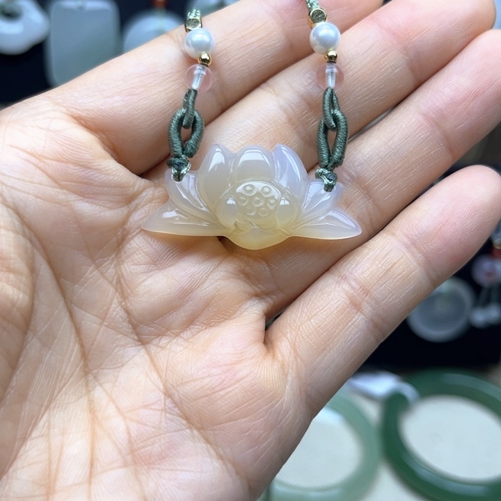 玛瑙/玉髓颈饰未镶嵌