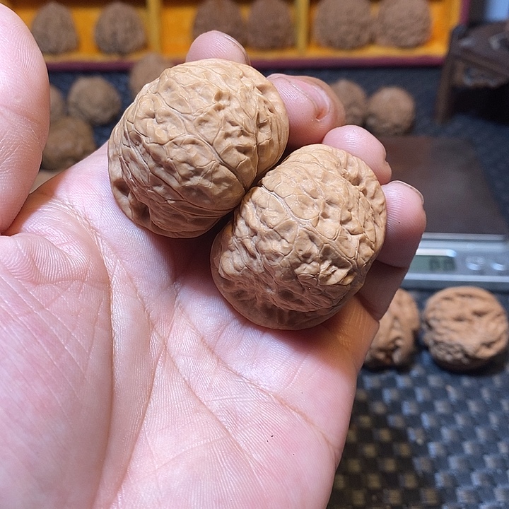 J***n文玩核桃吊坠43尺，全品无修