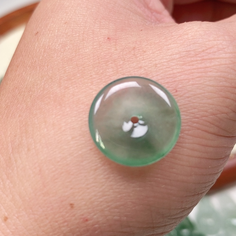 【闪购商品】翡翠吊坠(不含链)未镶嵌ღ****?