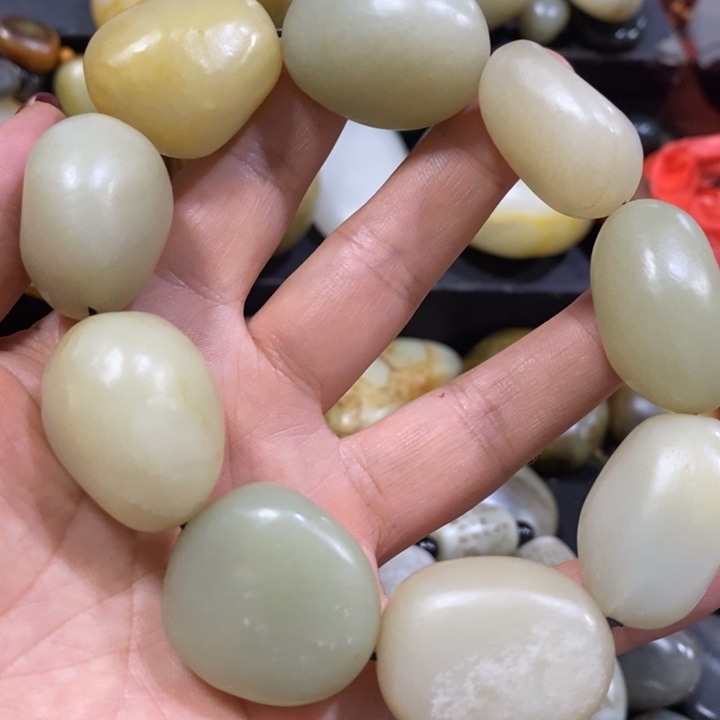 厚***Y和田玉（糖玉）未镶嵌挂件