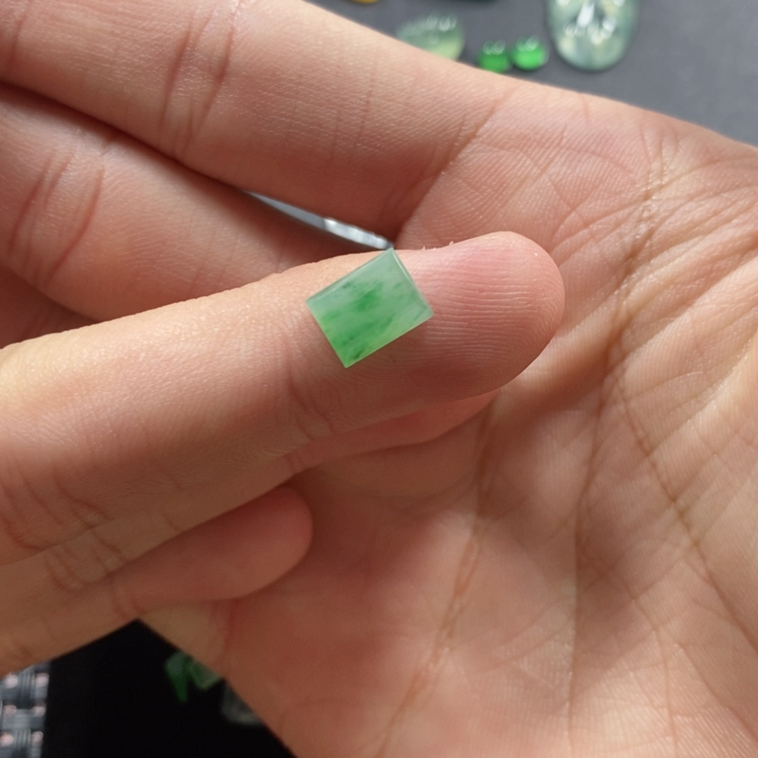 翡翠挂件未镶嵌大**.翡翠珠宝翡翠珠宝