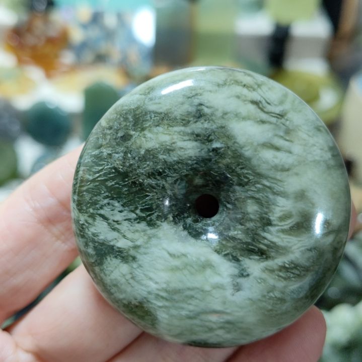 岫玉未镶嵌平安扣