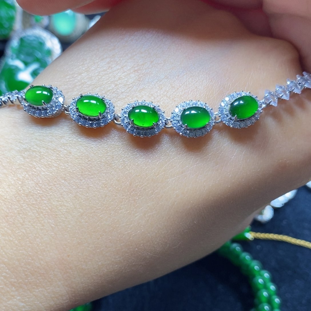 翡翠手链未镶嵌天然翡翠