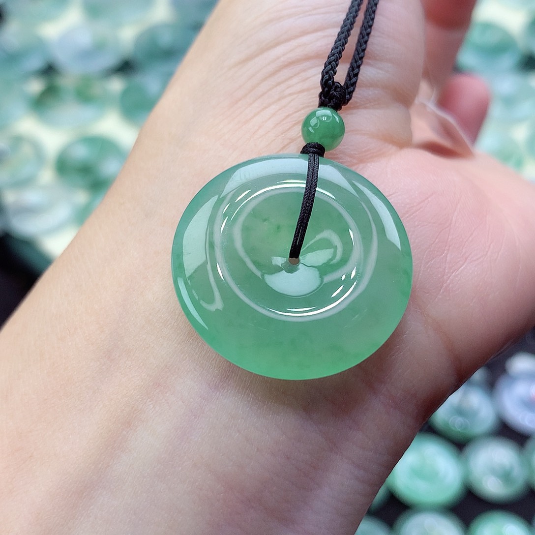 翡翠颈饰未镶嵌吊坠8。尺寸26.1-5.6