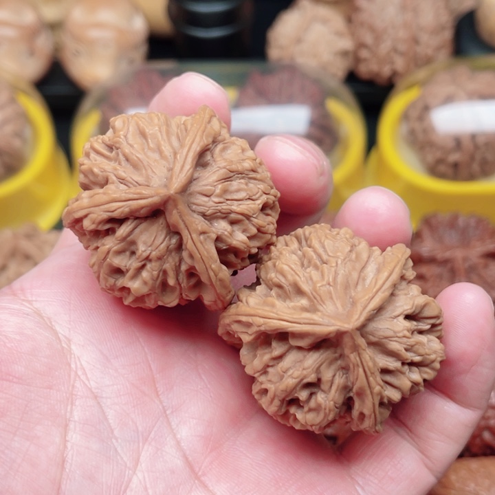 文玩核桃把件野生小众三棱40×40×39