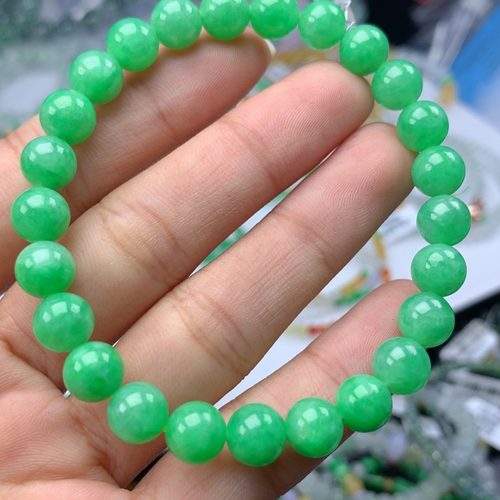 翡翠手镯未镶嵌卡