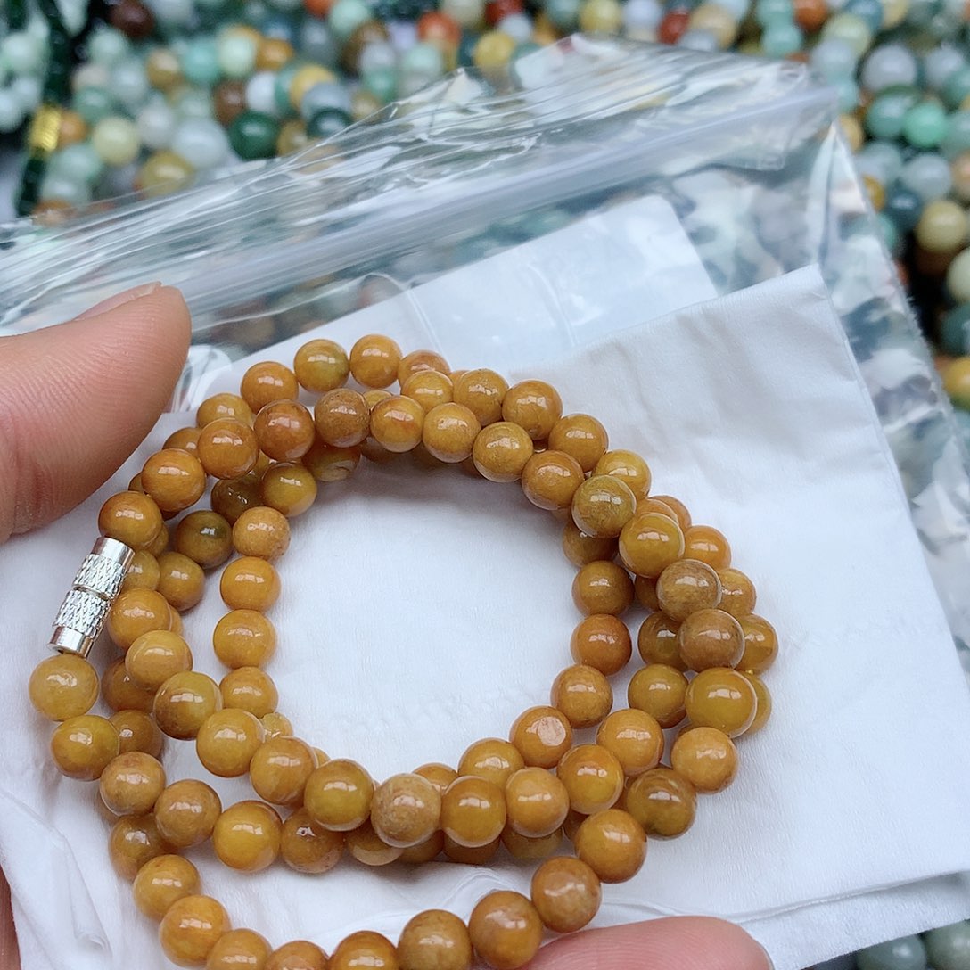 翡翠颈饰未镶嵌翡翠