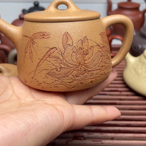 紫砂茶壶彩**洪紫砂壶等文物古迹