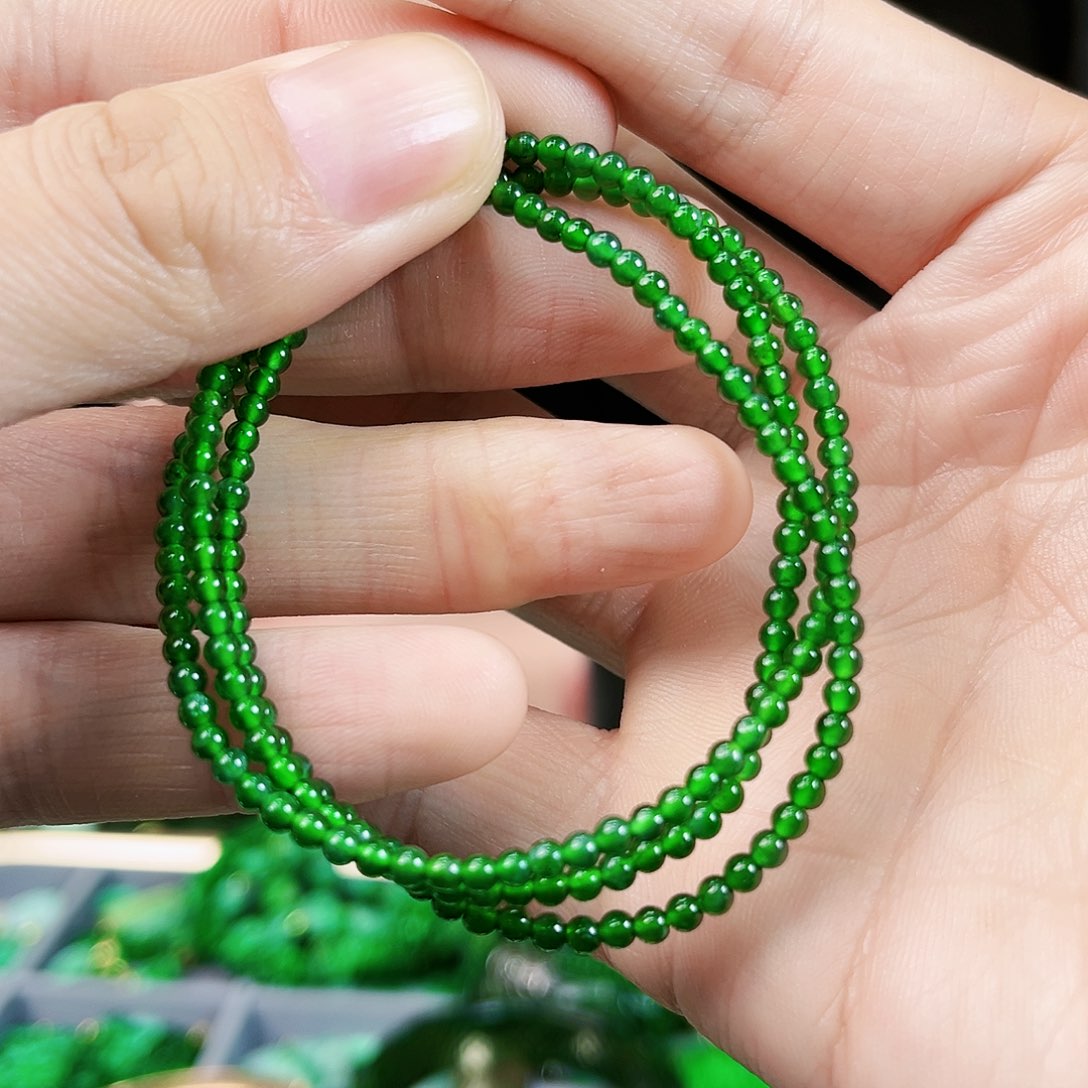 翡翠颈饰未镶嵌项链