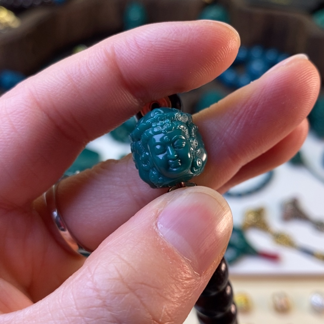 琉璃颈饰地狱色14mm三世佛