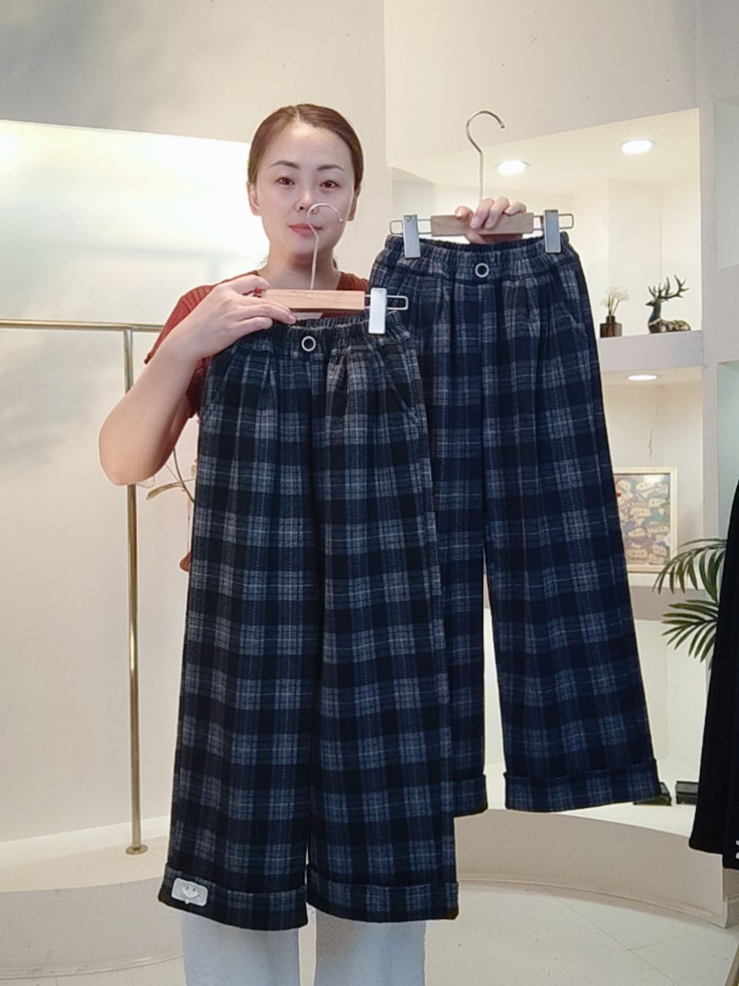 冬款女童加绒外穿时尚休闲格子直筒裤