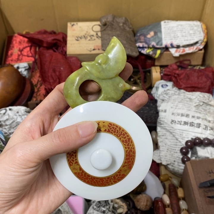 瓷片哈中古工艺品一件，