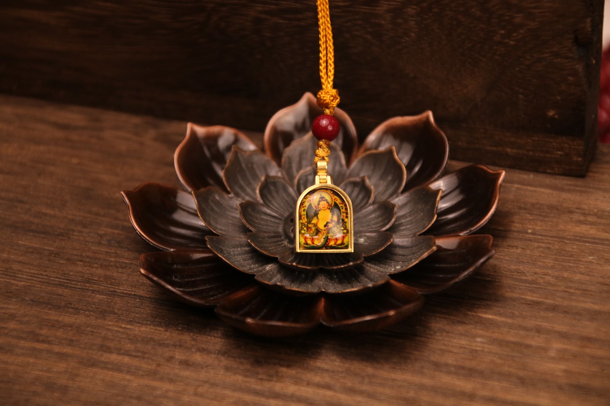 钛钢珐琅吊坠 黄财神吊坠黄大爷吊坠女男佩戴素款吊坠挂坠