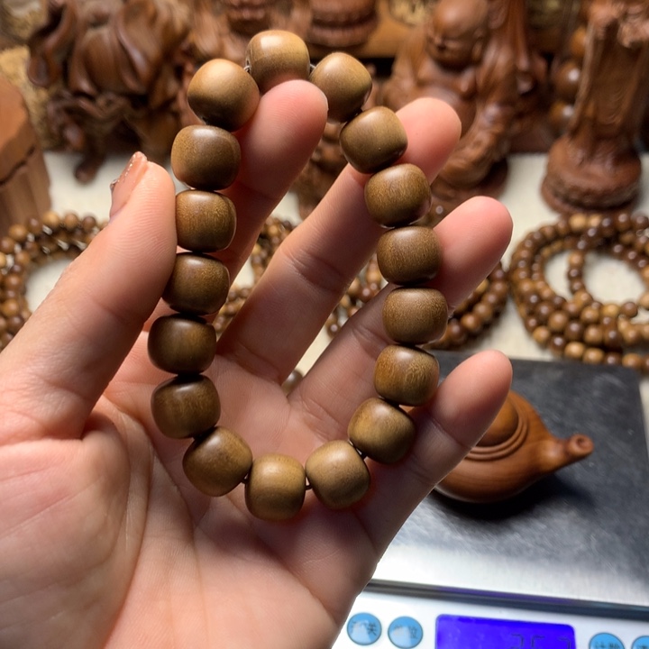 檀香木其他蜜**姐老山檀香手把件瑕疵