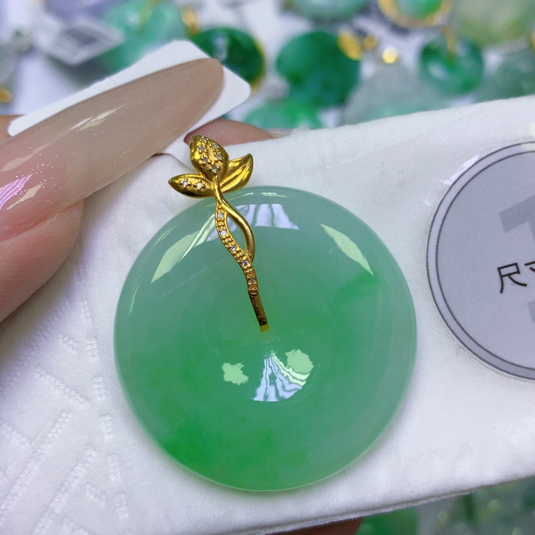 翡翠18K金镶嵌颈饰天然缅甸翡翠a货百元以上9元证书费自理