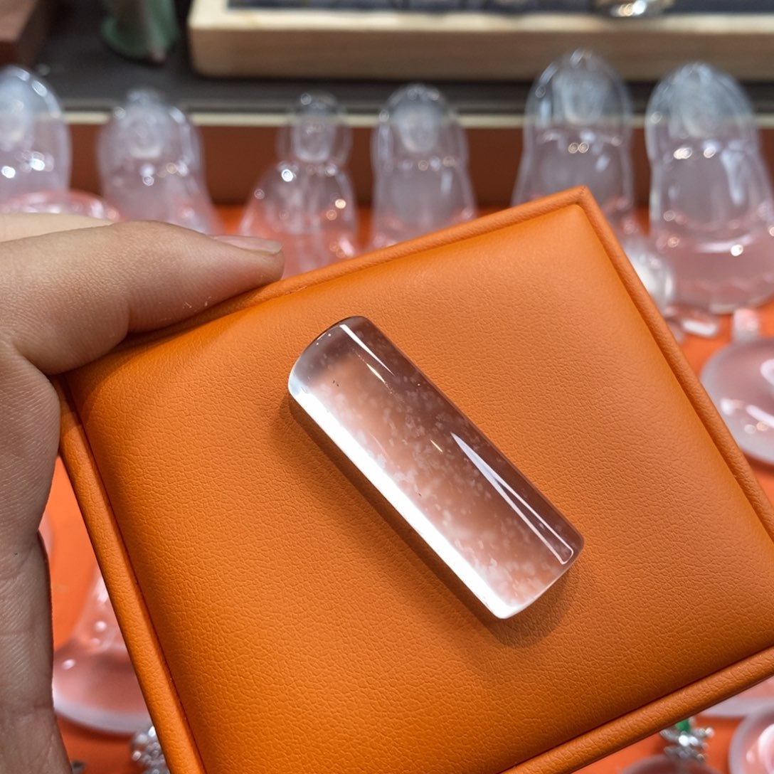 石英质玉吊坠未镶嵌狐*