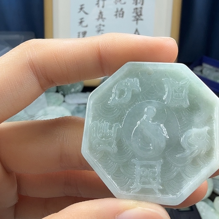 翡翠未镶嵌颈饰翡翠