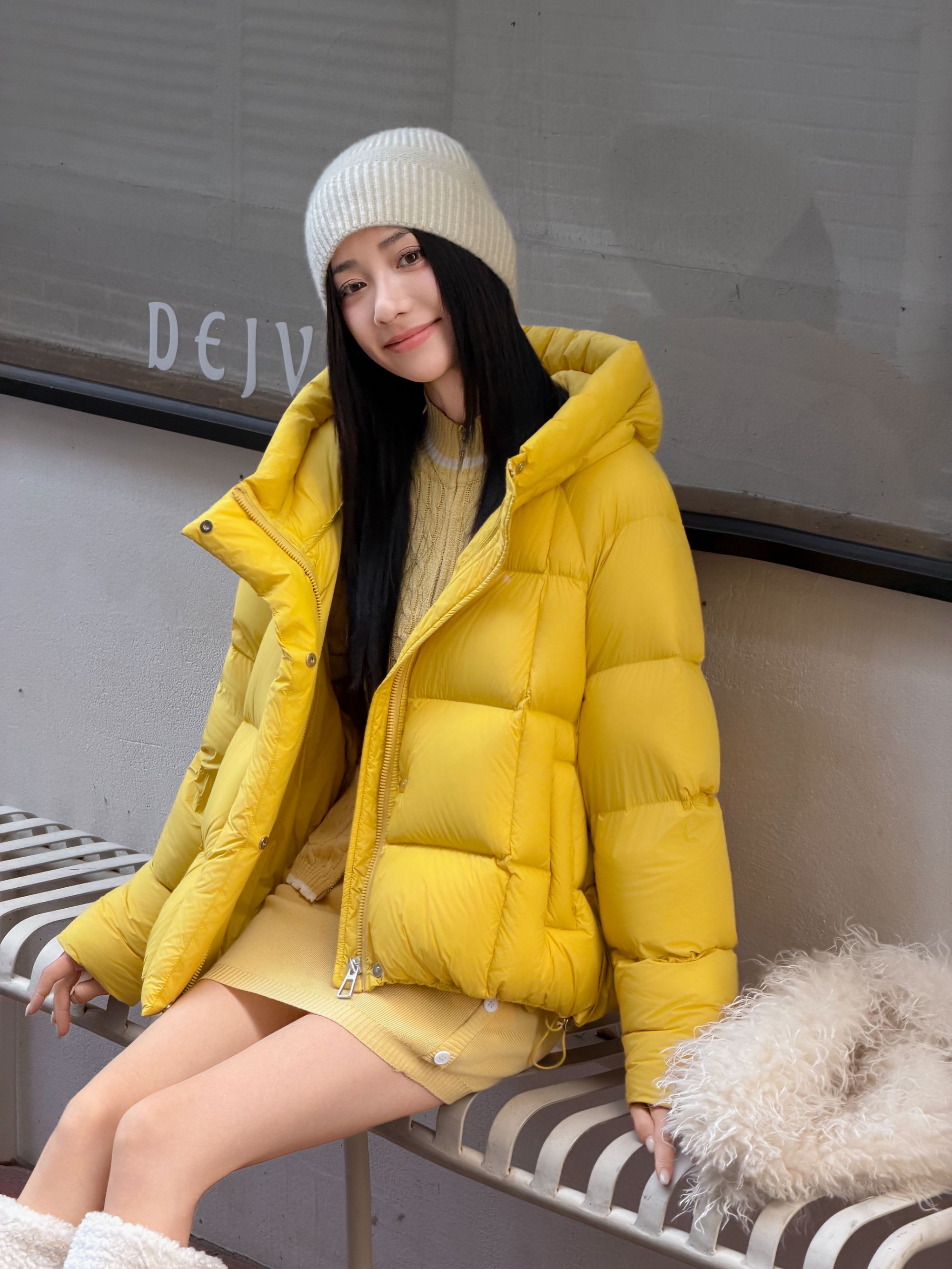 2025新款韩版90白鸭绒泡芙羽绒服女百搭不挑人 时尚连帽保暖外套