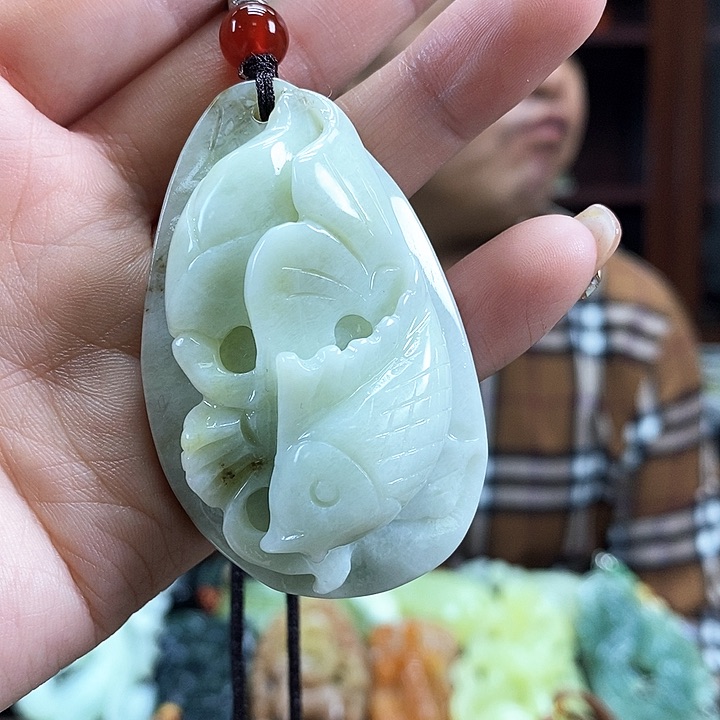 蛇纹石玉吊坠未镶嵌