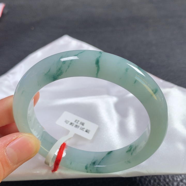 翡翠未镶嵌手镯57圈