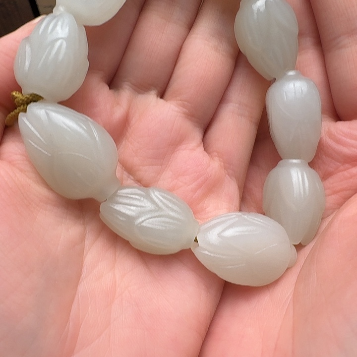 如***$和田玉（糖玉）未镶嵌挂件