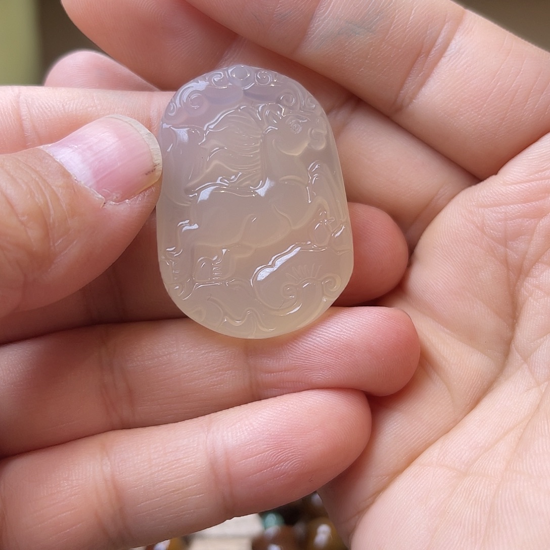 开***帽玛瑙/玉髓未镶嵌挂件