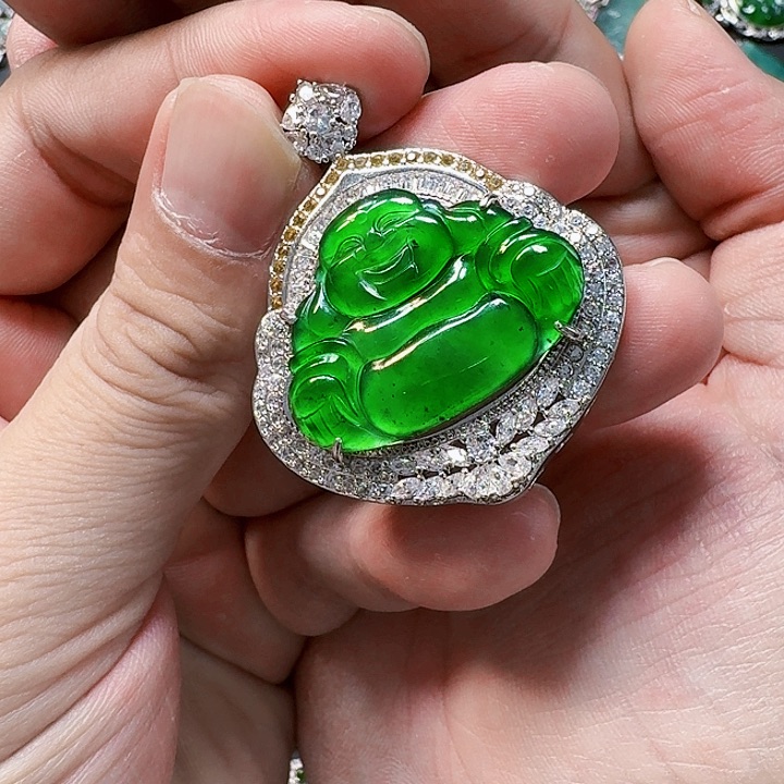 翡翠颈饰未镶嵌天然A货翡翠放漏