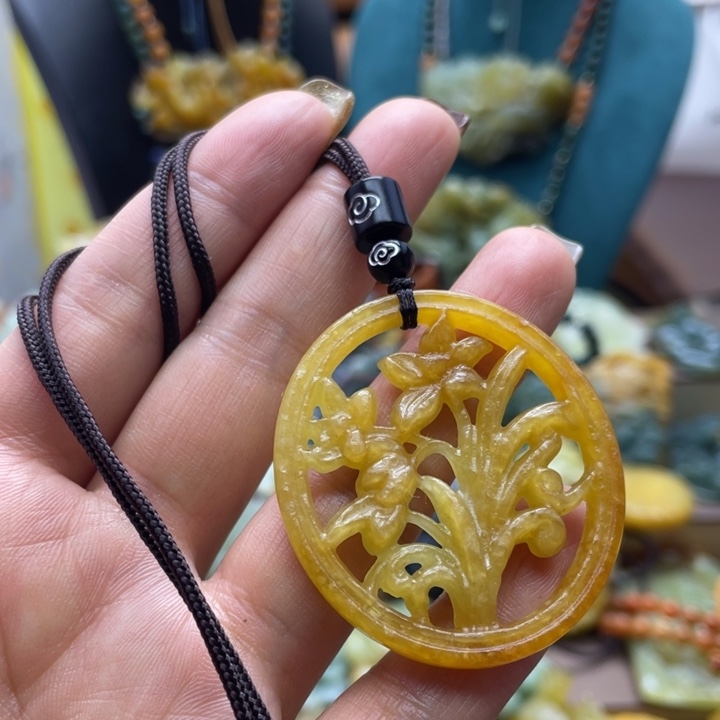蛇纹石玉合金颈饰
