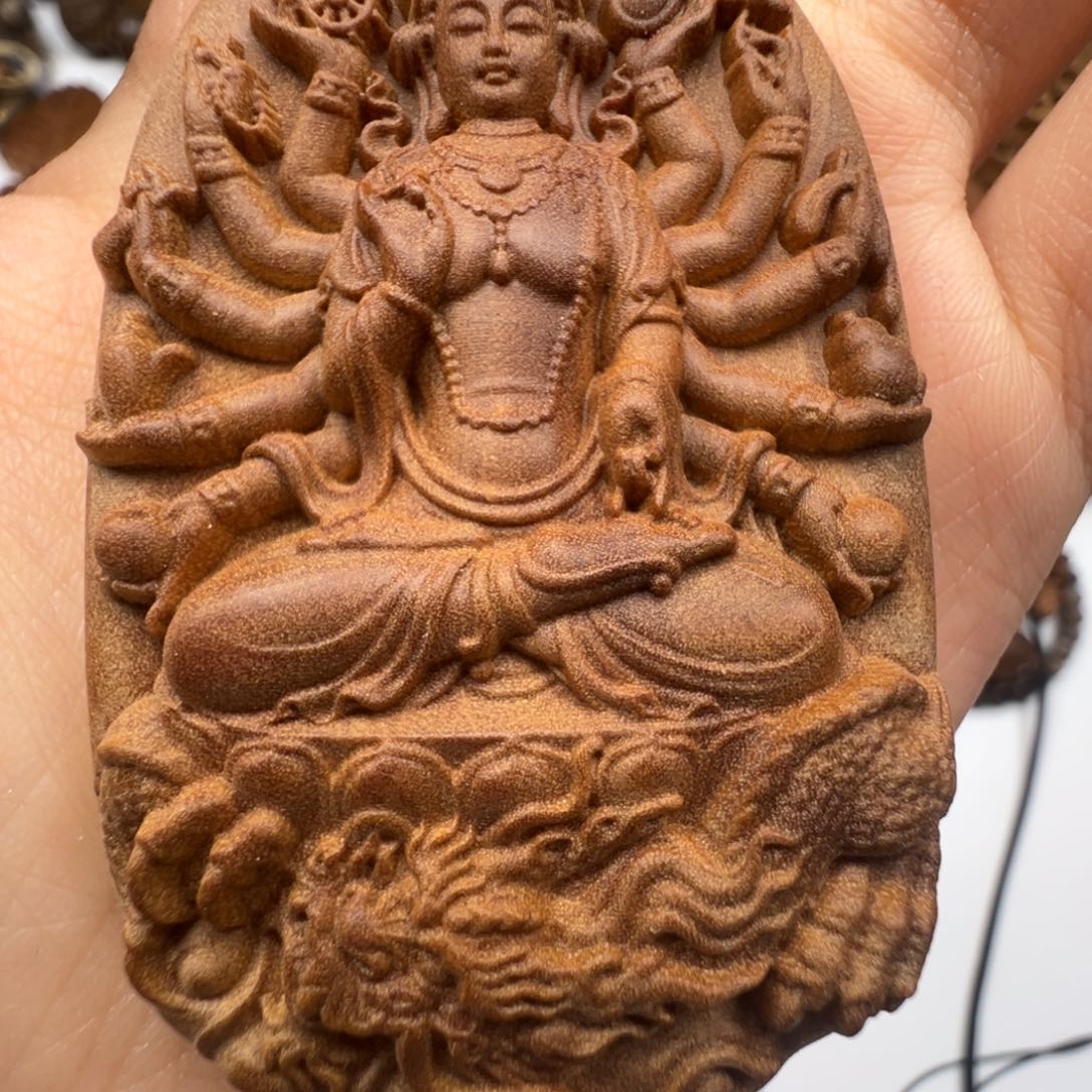 波***基檀香木千手观音老山檀