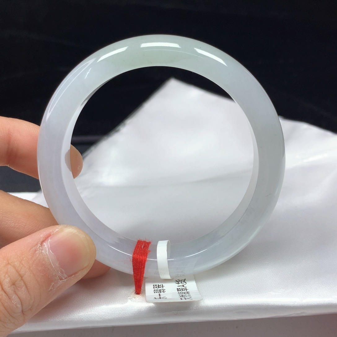 翡翠手镯（圆镯）未镶嵌55.5