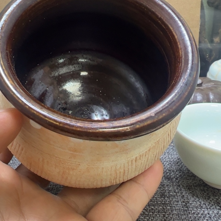 陶奖赏漂亮的鼓钉。