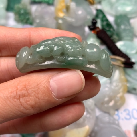 翡翠颈饰未镶嵌翡翠