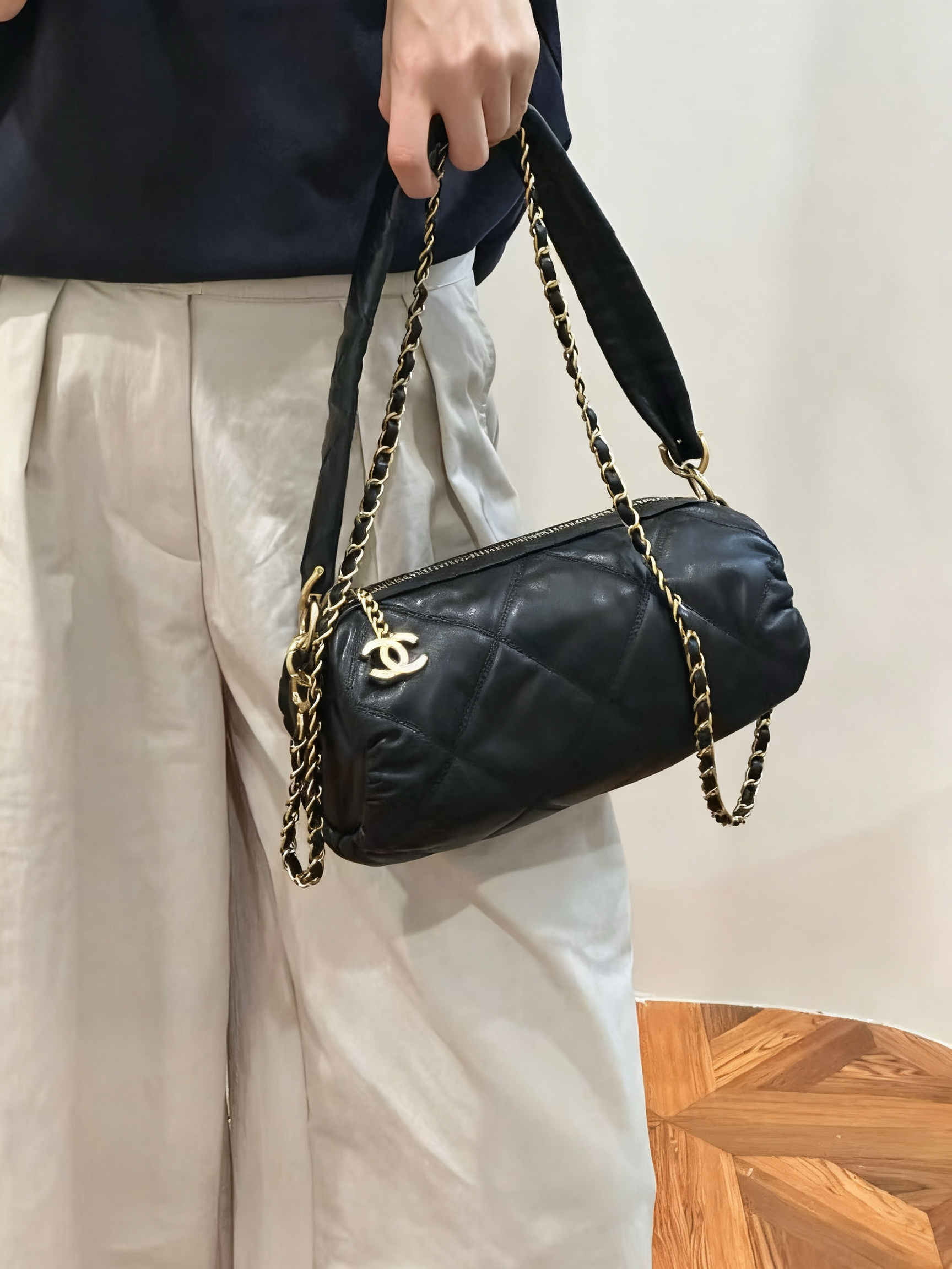 未使用 Chanel/香奈儿 22B黑金保龄球包  25cm 15677678