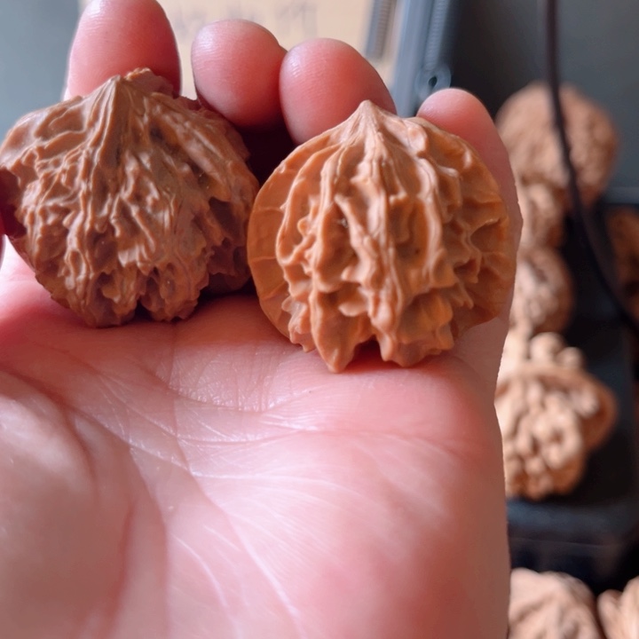 善***红吊坠文玩核桃文玩