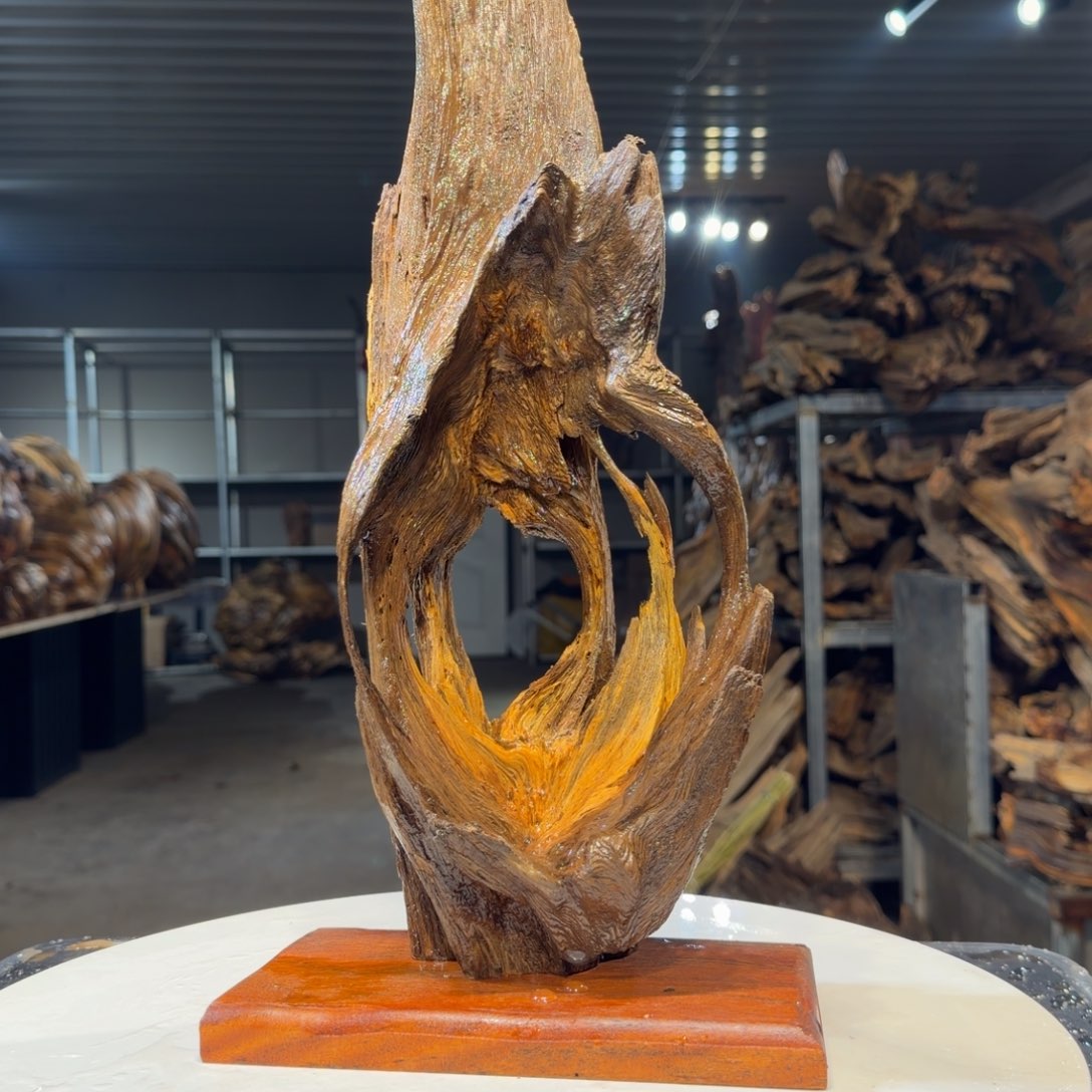 清***月木王一刀琥珀木摆件134