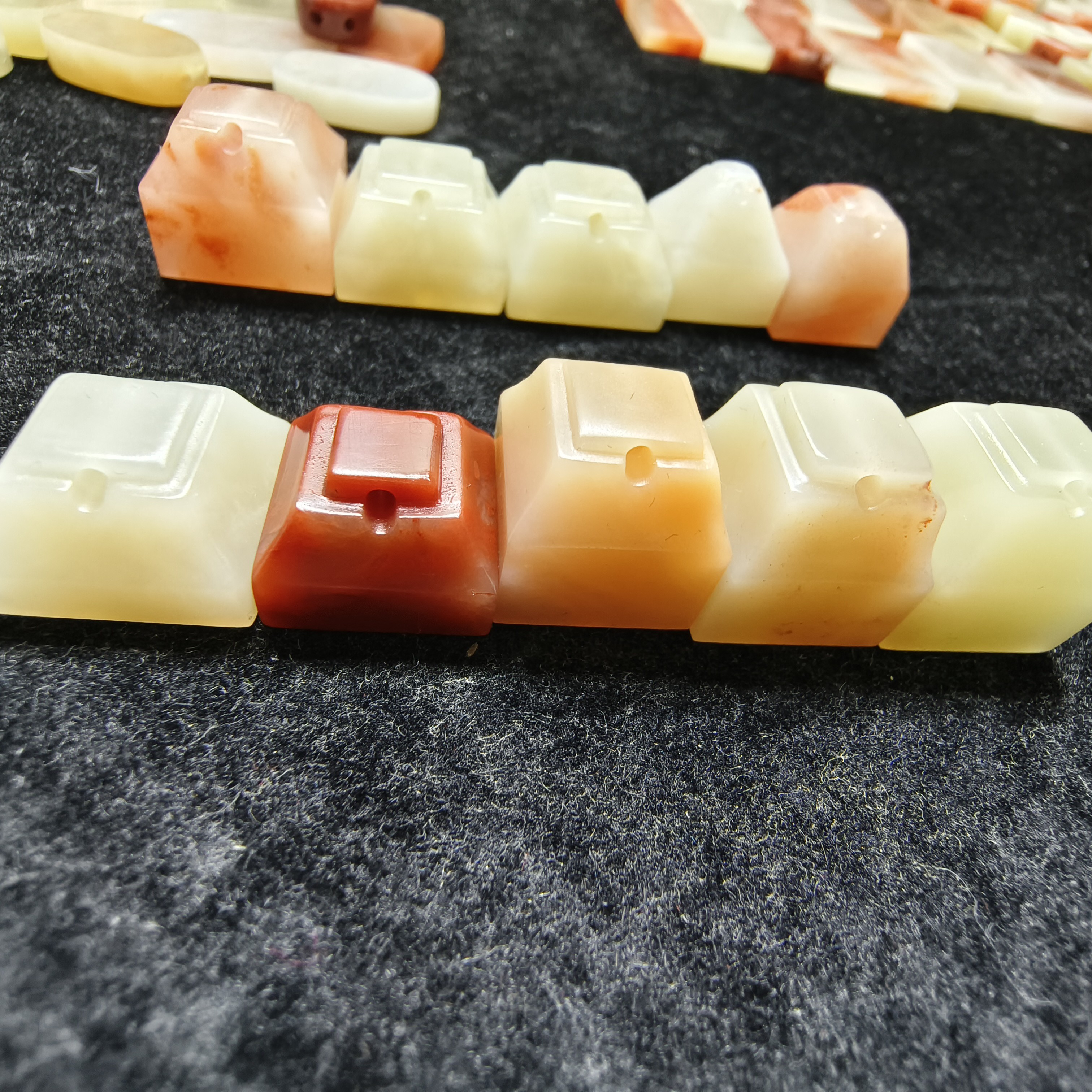 老挝石覆斗纽10个1.5-1.8左右