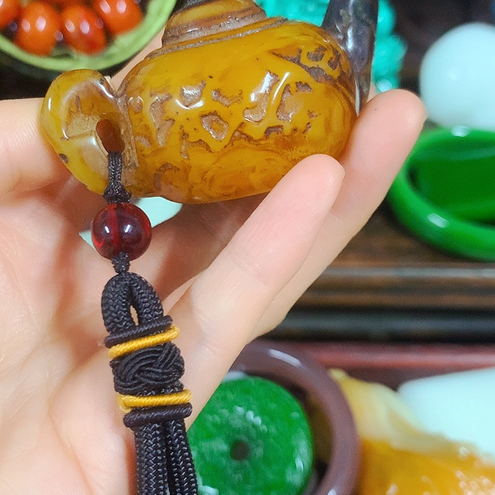 蜜蜡颈饰未镶嵌正能量的人都是有好脾气的