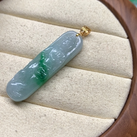 翡翠颈饰18K金镶嵌翡翠