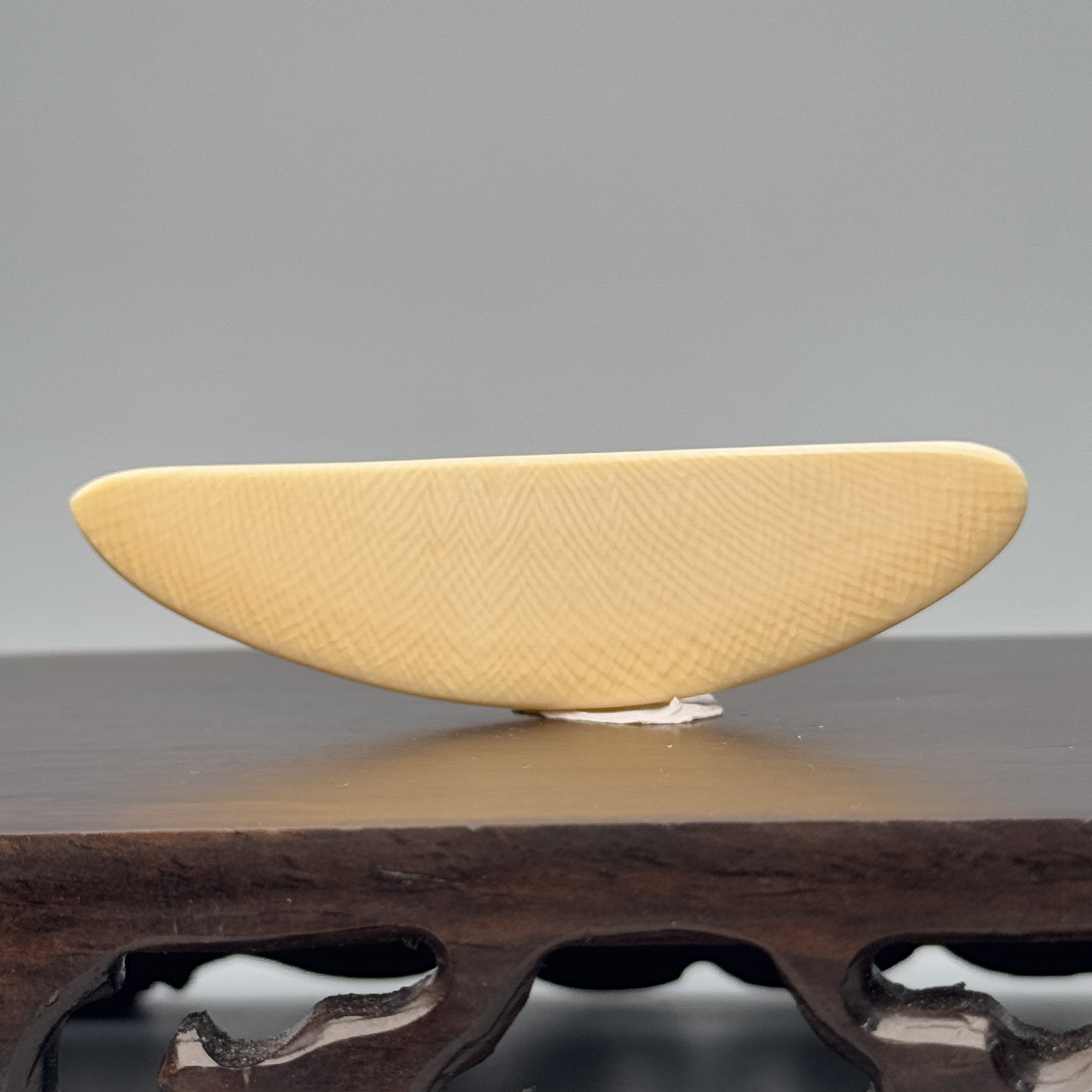 DEZHI/德志62*17*5mm3.8g无事牌吊坠天然猛犸牙A112（打孔吊坠绳）