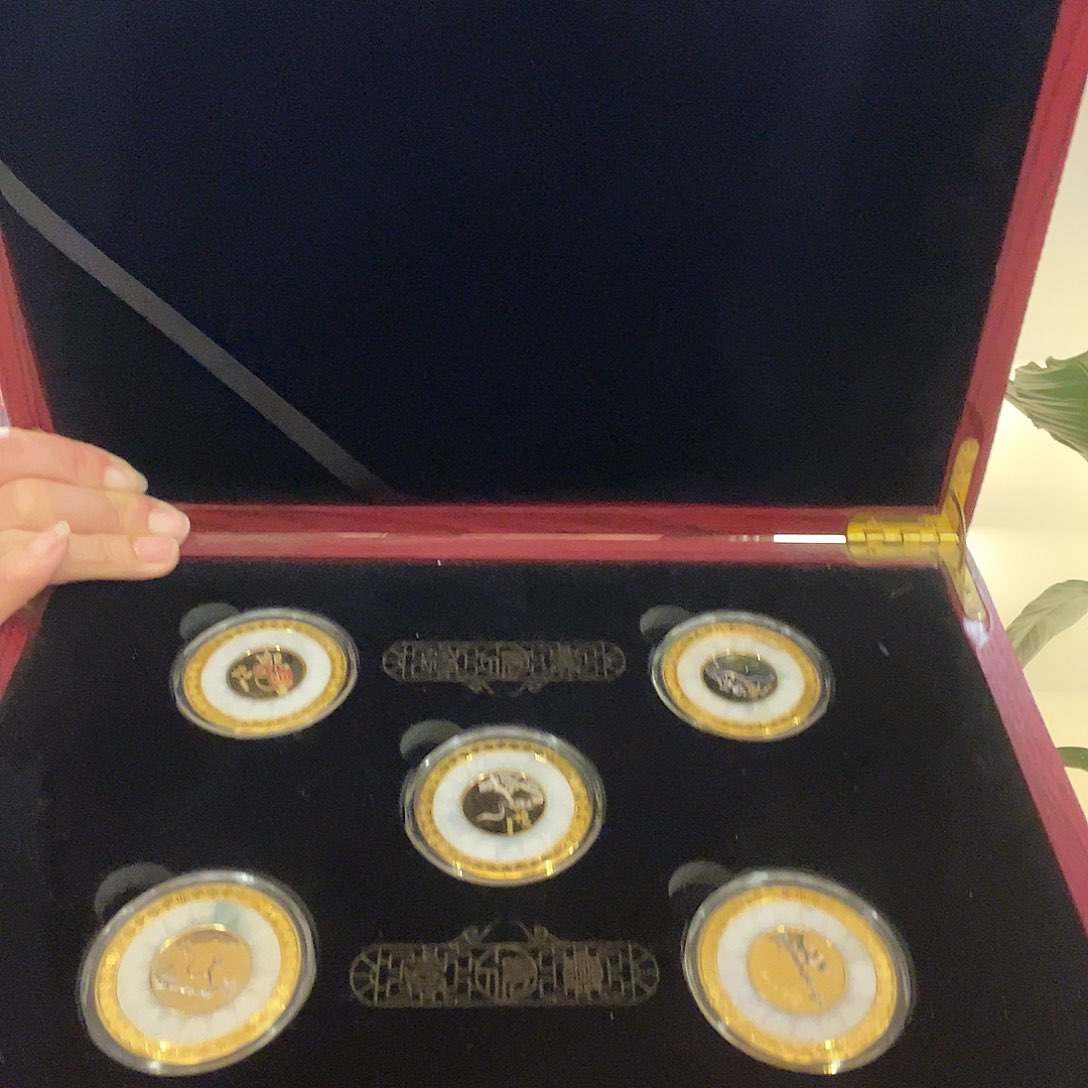 书法龙腾蛇舞翡翠镀真金