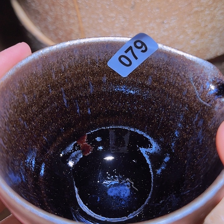 茶盏只为自己开心快乐而开心快乐